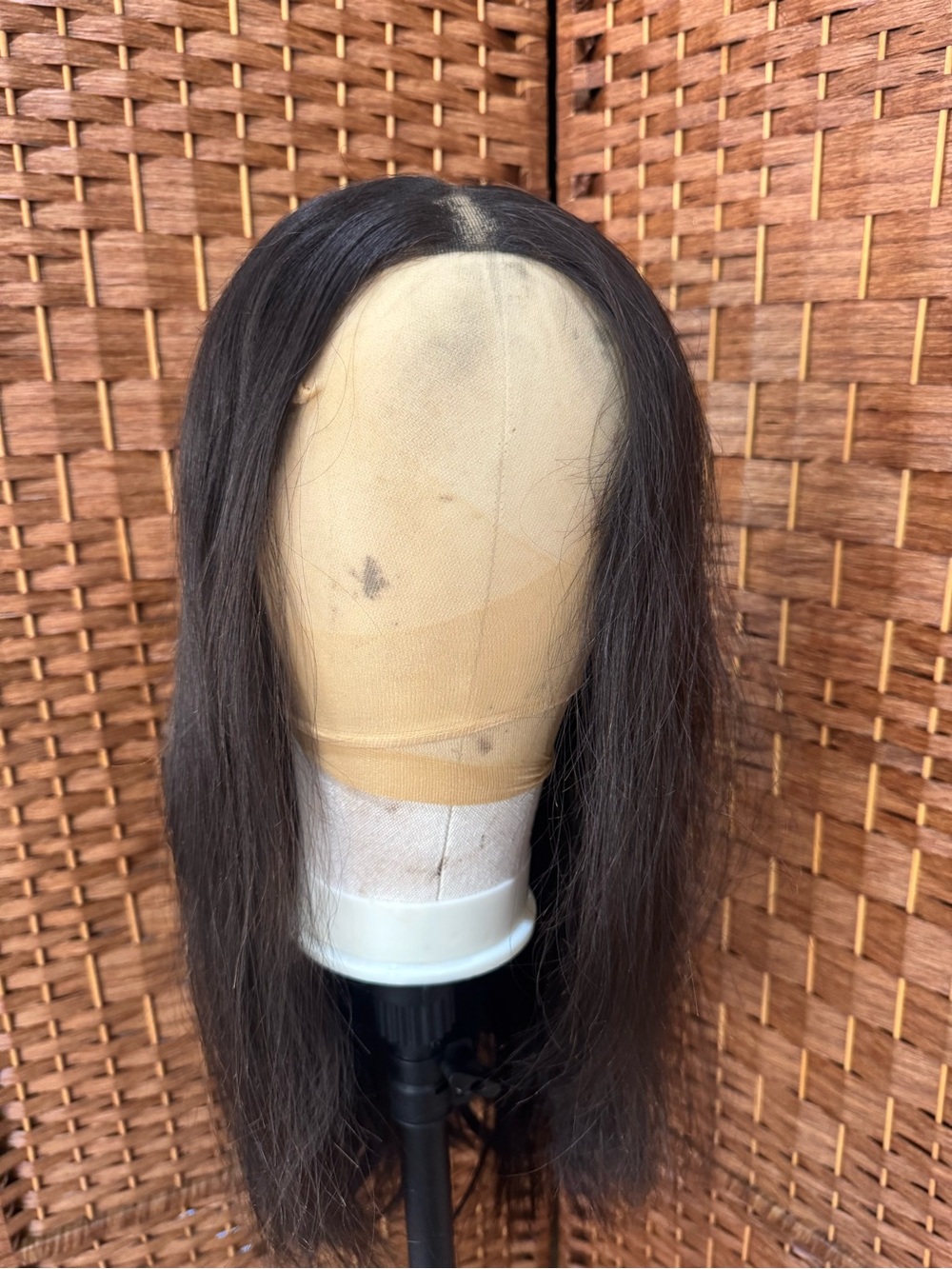 22-inch Straight Lace Front Wig - Natural Black, Sleek Center Part - Picture 2 of 4